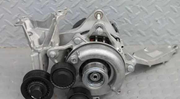 Nissan Qashqai J12 Generator/alternator NISSAN2310A1749R 2310A1749R 117106794R