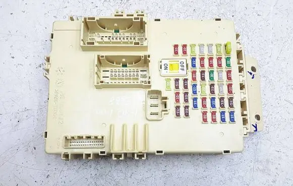 Hyundai i40 Fuse module 919503Z121 3Z1211401030682 1014102007
