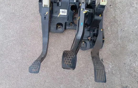 Chevrolet Spark Clutch pedal 95965572 1739 062100265