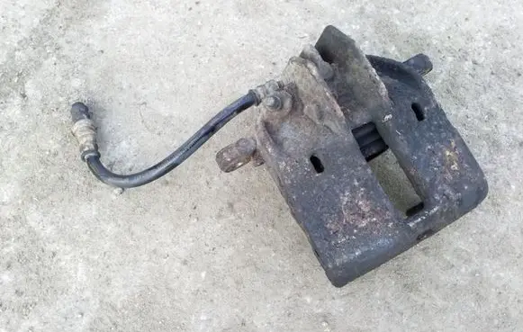 Mitsubishi Space Star Front brake caliper