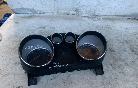 Opel Insignia A Speedometer (instrument cluster) 365903926