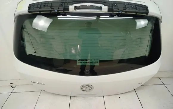 Opel Corsa D Tailgate/trunk/boot lid 35R33
