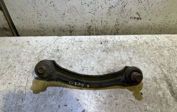Chrysler 300C Rear control arm