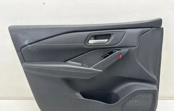 Nissan Qashqai J12 Front door card panel trim 809776UA001
