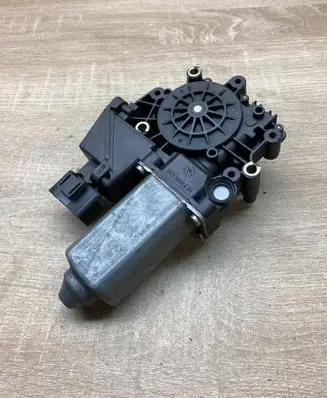 Audi A4 S4 B5 8D Front door window regulator motor 05071900 113846100