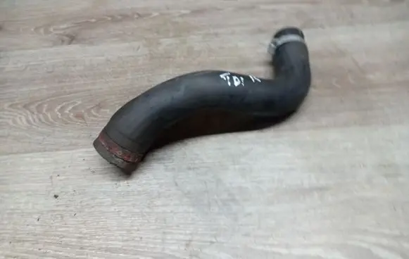 Volvo V70 Engine coolant pipe/hose 30492392