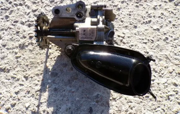 Renault Trafic III (X82) Oil pump 