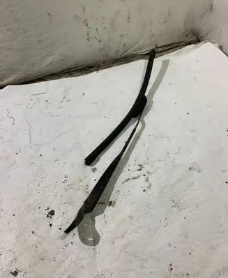 Mini One - Cooper R50 - 53 Front wiper blade arm 80005586