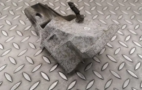 Land Rover Range Rover Sport L494 Engine mounting bracket CPLA6037CB
