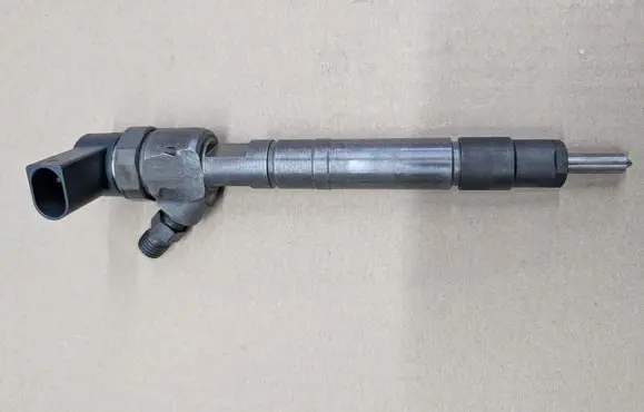 Mercedes-Benz Sprinter W901 W902 W903 W904 Fuel injector 0445110070I