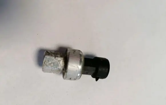 Opel Astra J Air conditioning (A/C) pressure sensor 13502759