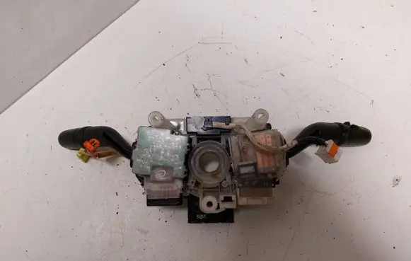 Mazda 6 Wiper turn signal indicator stalk/switch 17D254