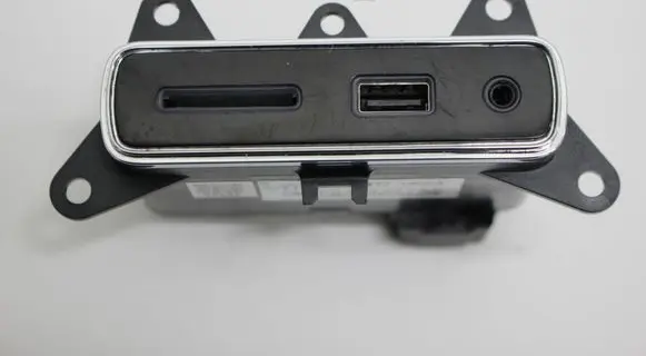 Jeep Grand Cherokee AUX in-socket connector 68141322AA