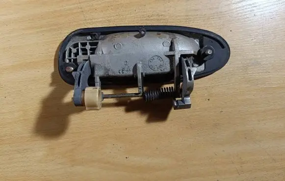 Mazda 626 Front door exterior handle 31650002161
