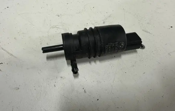 BMW X3 E83 Windscreen/windshield washer pump 6934160 13264011 3240479