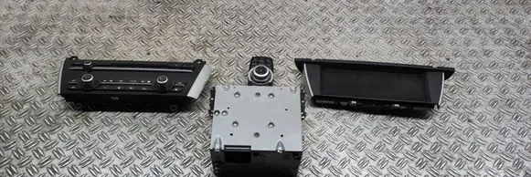 Radio/CD/DVD/GPS head unit
