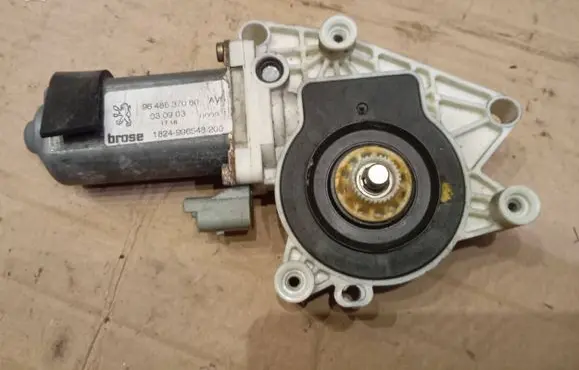 Peugeot 206 CC Front door window regulator with motor 9648637080 182996548200