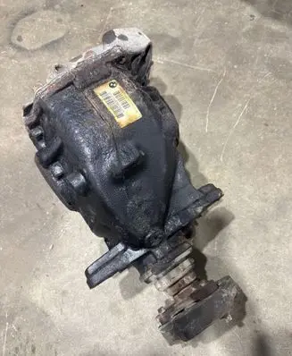BMW 3 F30 F35 F31 Rear differential 7599475