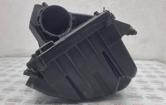 Audi A6 S6 C5 4B Air filter box 038133835E