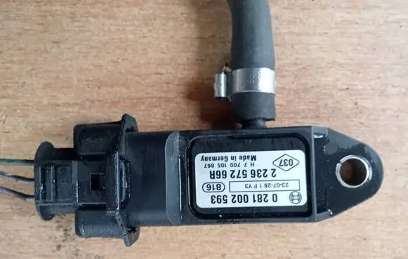 Renault Trafic II (X83) Air pressure sensor 0281002593 223657266R