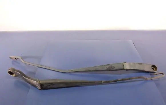 Chrysler Sebring (ST-22 - JR) Front wiper blade arm 