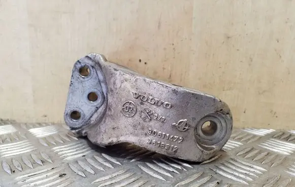 Volvo S40, V40 Engine mounting bracket 30611472 3618312