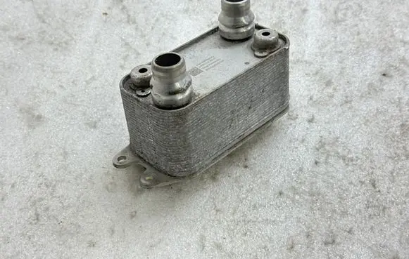 Engine oil radiator