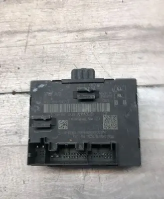 Volkswagen PASSAT B8 Door control unit/module 5Q0959595B