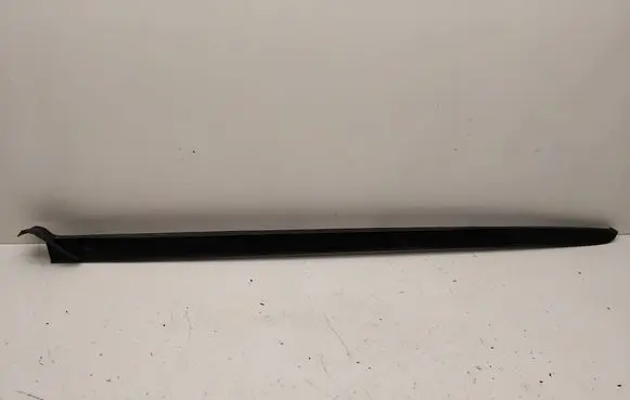 Peugeot 3008 II Windshield trim 9810112080