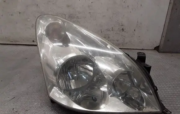 Toyota Corolla Verso AR10 Headlight/headlamp