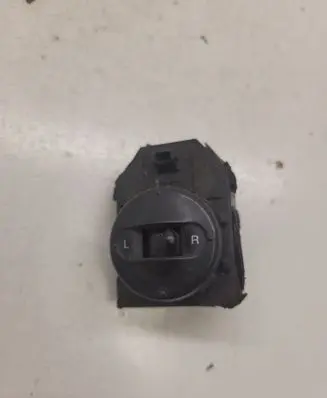 KIA Sorento Wing mirror switch