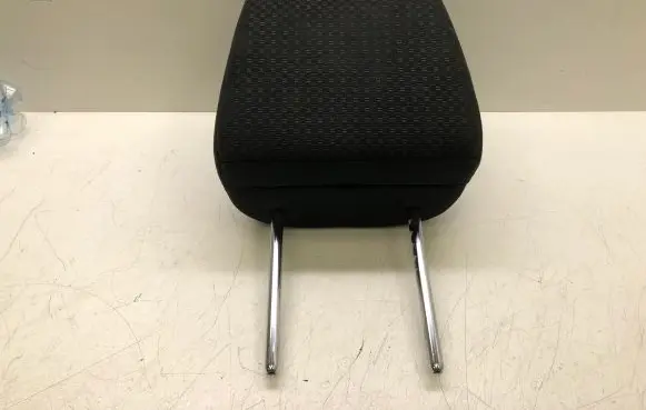 Honda CR-V Front seat headrest 