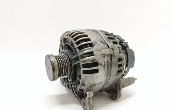 Volkswagen Golf Plus Generator/alternator F00M145891