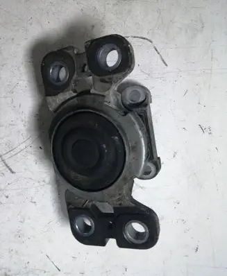 Volvo S80 Engine mount bracket