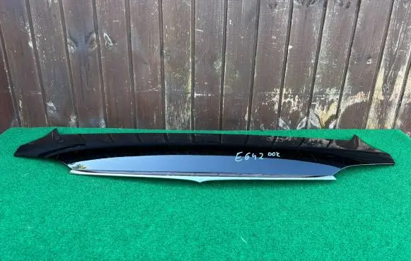 Maserati Levante Tailgate/trunk spoiler 670042733