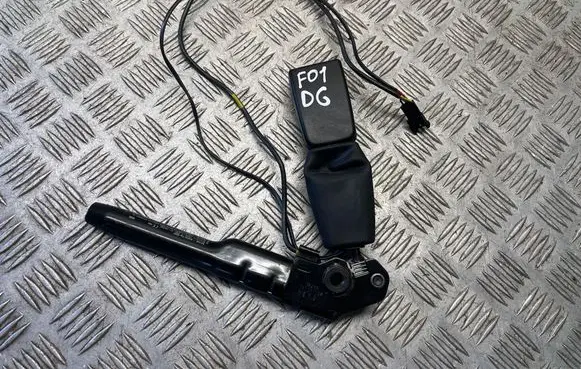 BMW 7 F01 F02 F03 F04 Rear seatbelt buckle 7303914