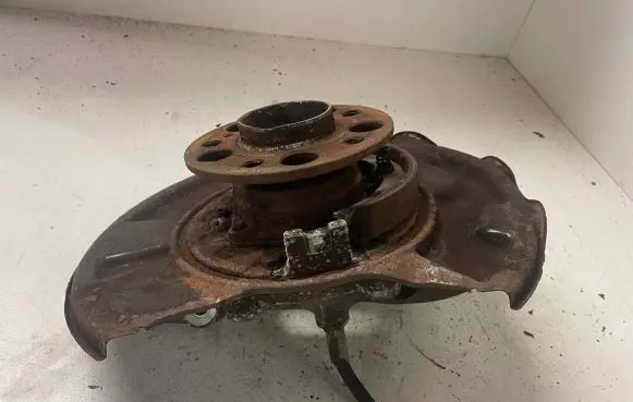 Mercedes-Benz E W211 Rear wheel hub