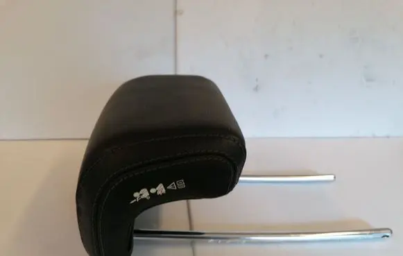 Mercedes-Benz GLS X166 Rear seat headrest 