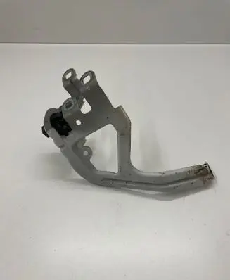 BMW M5 Fender mounting bracket 7183752