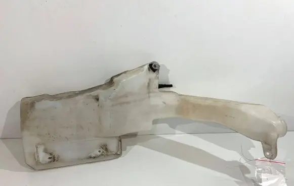 Jeep Cherokee Windshield washer fluid reservoir/tank 