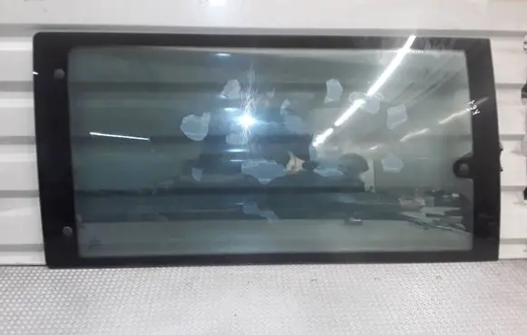 Mercedes-Benz Vito Viano W638 Side middle window/glass 
