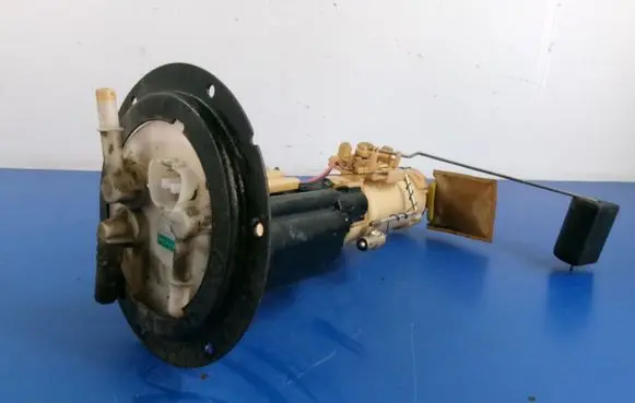 Mitsubishi Pajero Pinin In-tank fuel pump MR373744