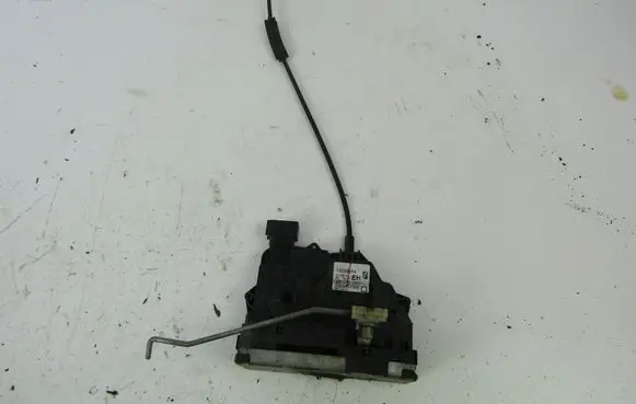 Opel Corsa D Front door lock 