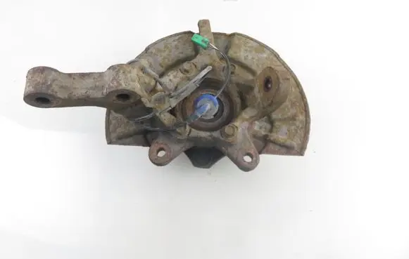 Suzuki Grand Vitara II Front wheel hub spindle knuckle