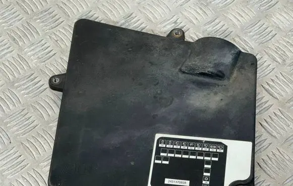 Renault Master III Fuse box cover 243120004R