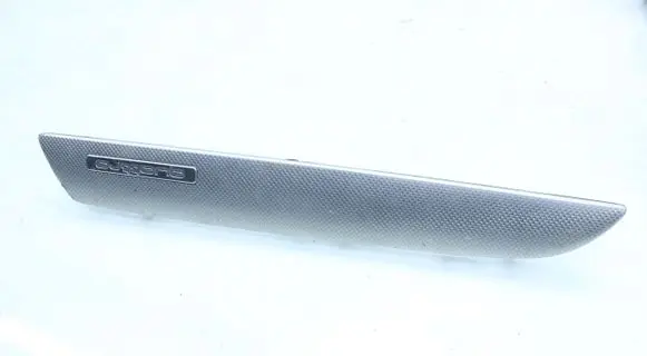 Dashboard glove box trim