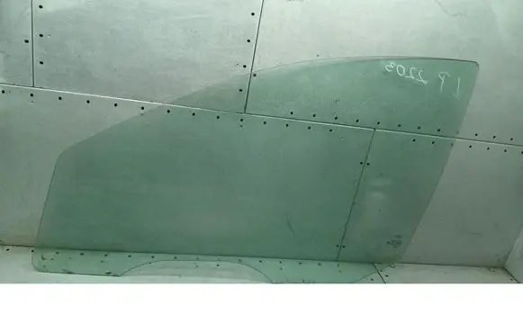 Ford Focus Front door window glass four-door 