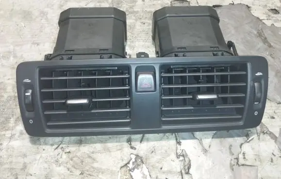 Volvo S40 Dash center air vent grill 505068