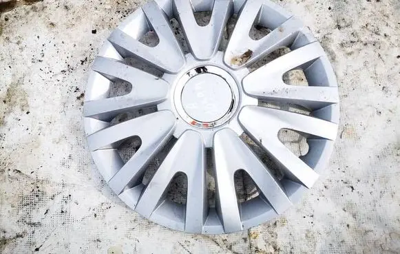 Volkswagen Polo IV 9N3 R14 wheel hub/cap/trim 