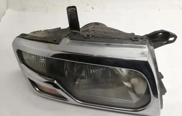 Mitsubishi Pajero Headlight/headlamp RHD